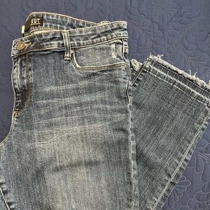 KUT from the kloth skinny boyfriend jeans with raw hem and distressing. Size 14P